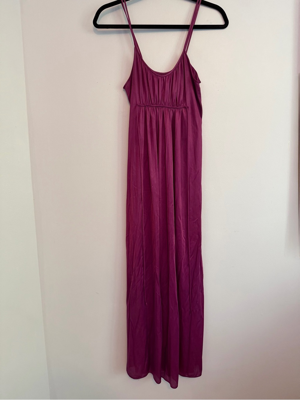 Vintage Women’s  Magenta Nightgown.